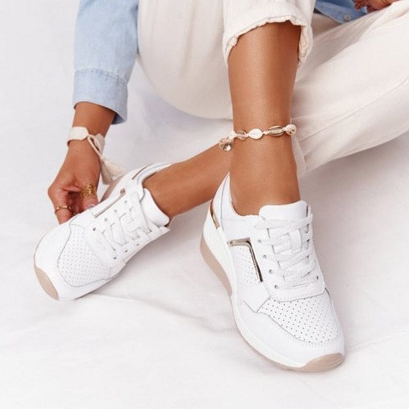 Sneakers 2021 Vulcanized Wees Hollow Breathable Mesh Casual Women Slip on Lace-up Loafers New Sneakers